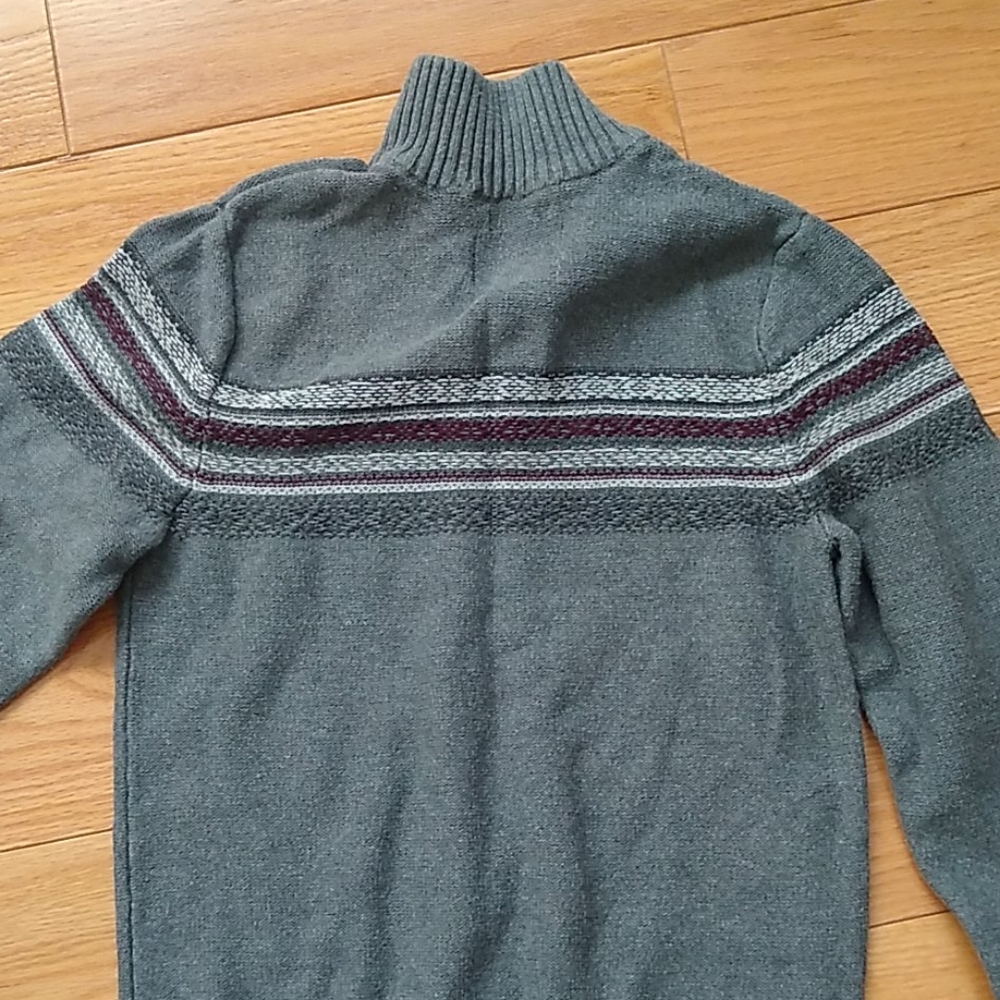 Sweater - Picture 4 of 4